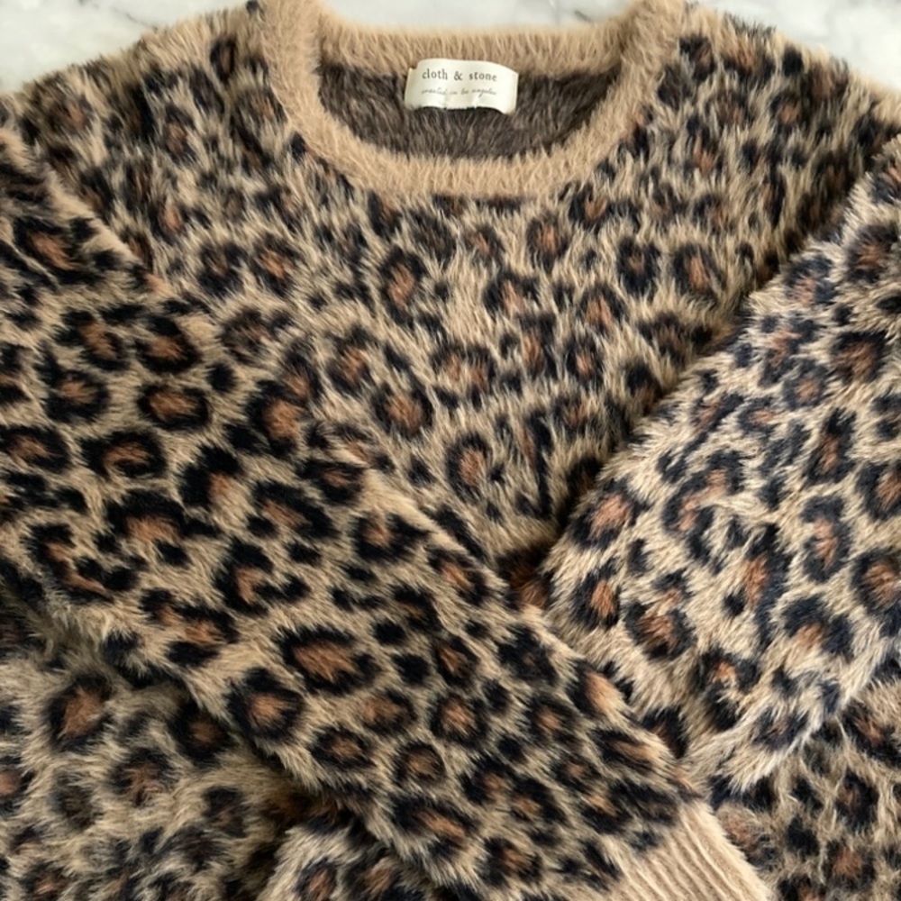 Cloth & Stone Leopard Print Fuzzy Sweater